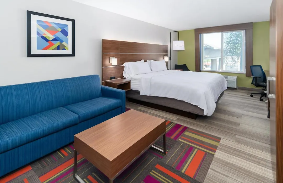 Holiday Inn Express & Suites Dinuba West By Ihg-1