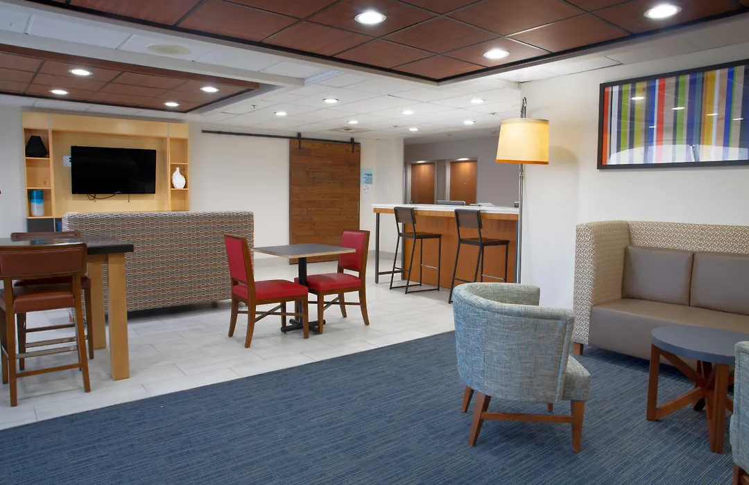 Holiday Inn Express Hotel & Suites Dayton-Huber Heights, An Ihg Hotel-1