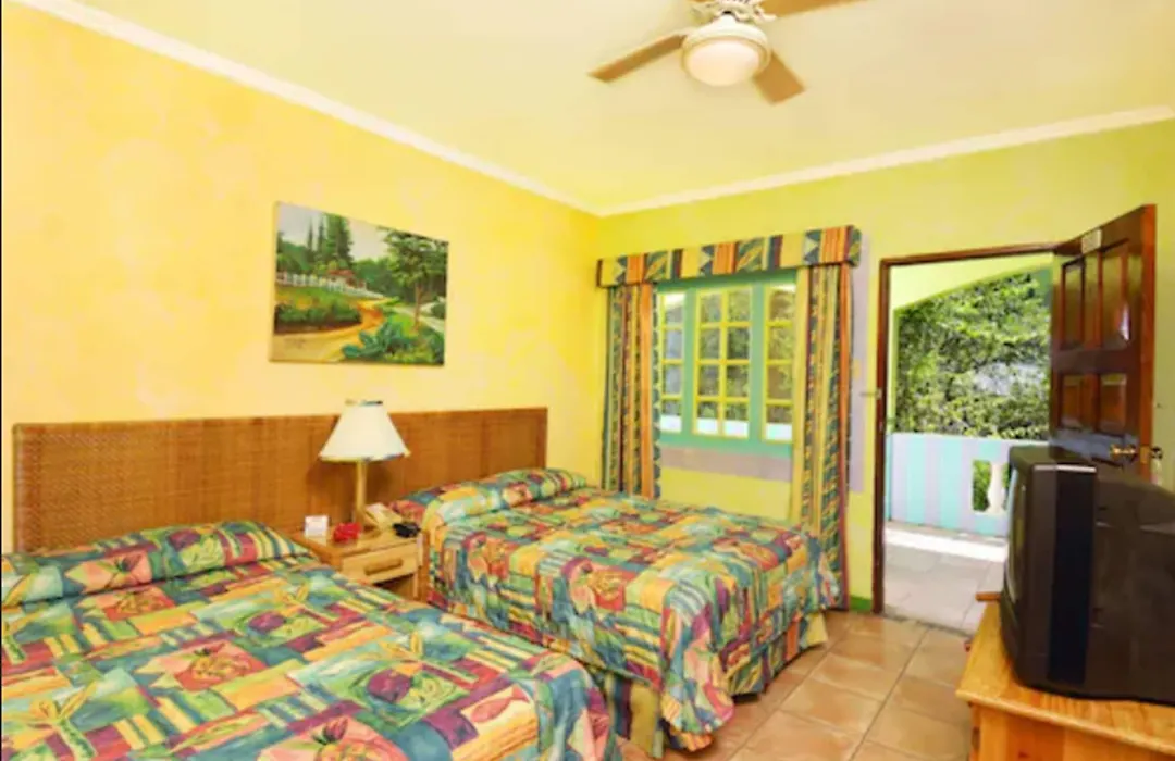 Doctors Cave Beach Hotel-1