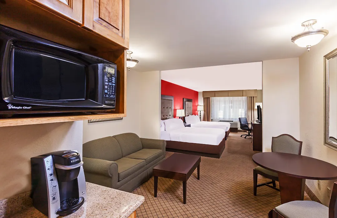 Holiday Inn Express & Suites Lafayette South By Ihg-1