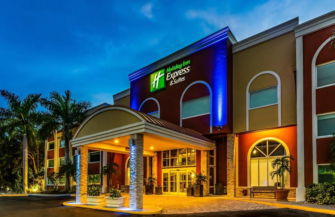 Holiday Inn Express Hotel & Suites Bradenton West By Ihg-1