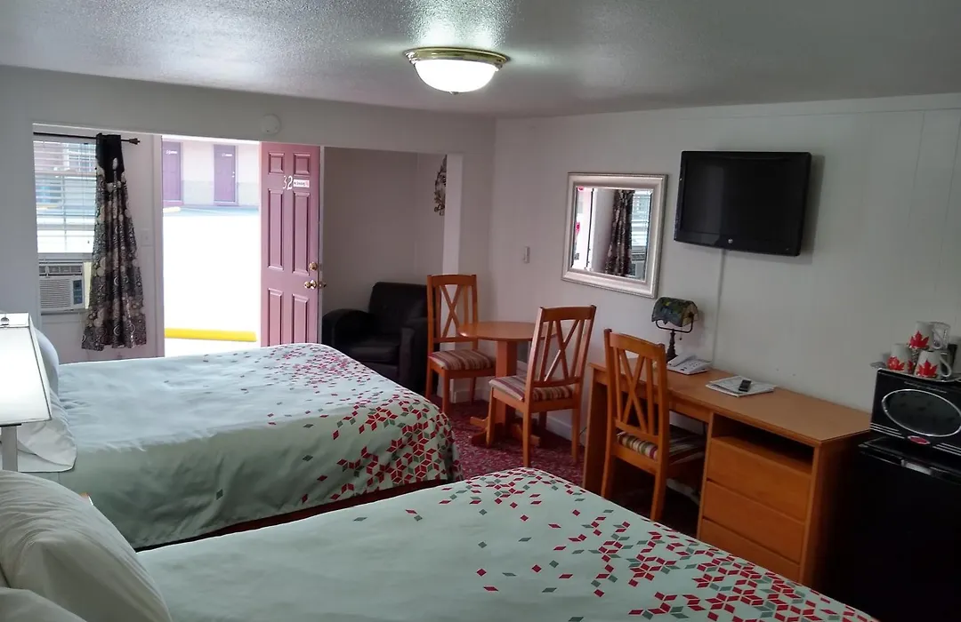 Holiday Motel Bend-1
