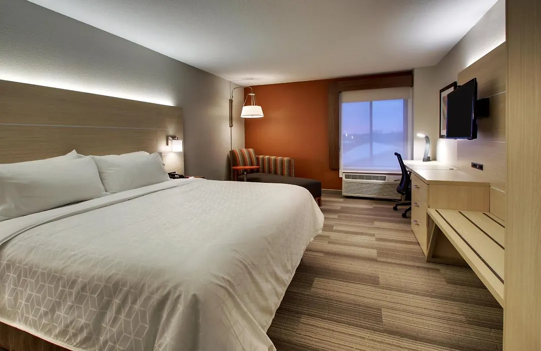 Holiday Inn Express Hotel & Suites Cedar Rapids I-380 At 33Rd Avenue By Ihg-1
