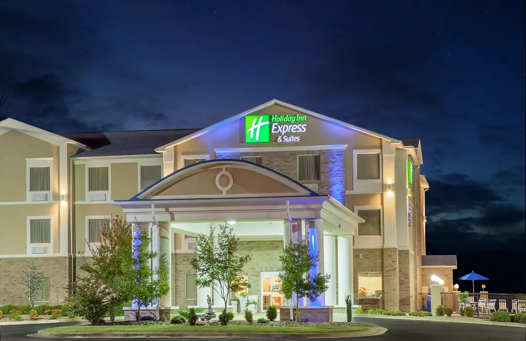 Holiday Inn Express Hotel & Suites Clarksville-1