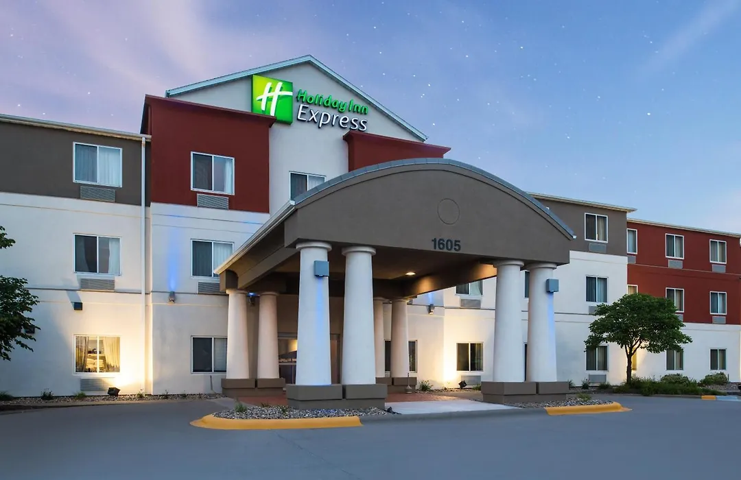 Holiday Inn Express Hotel & Suites Burlington By Ihg-1
