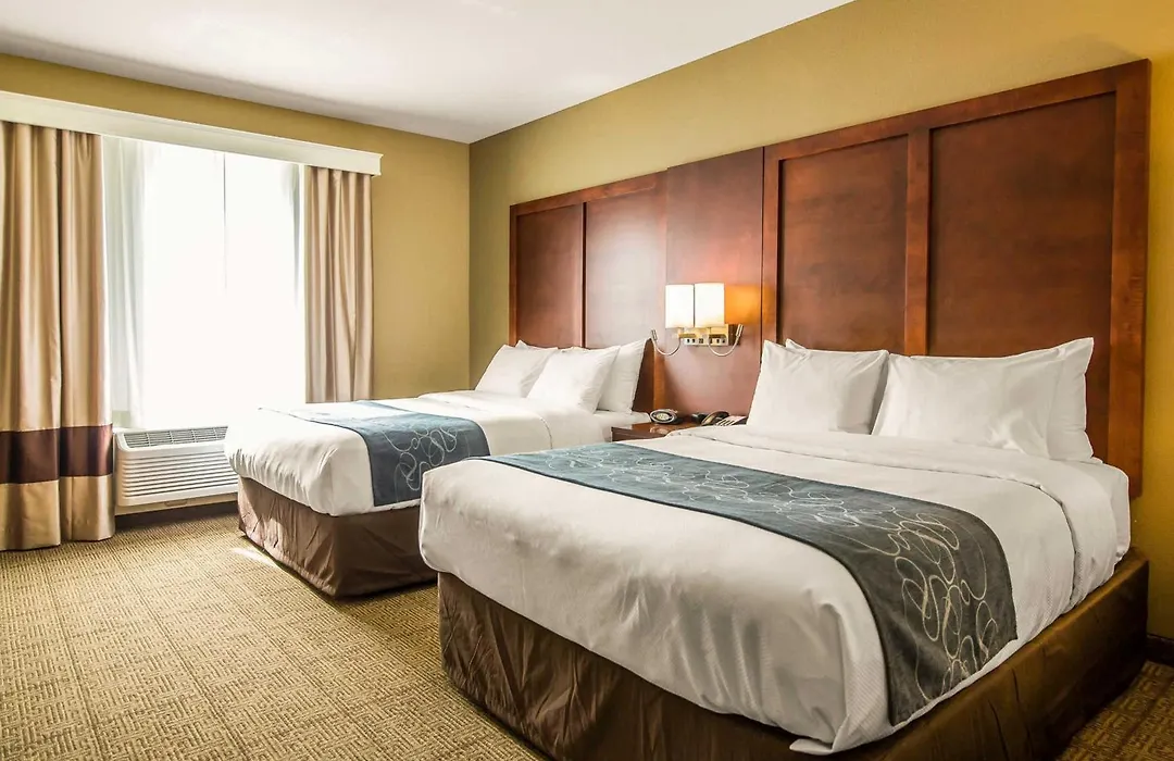 Comfort Suites Dodge City-1