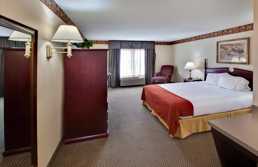 Best Western Watertown Inn & Suites-1