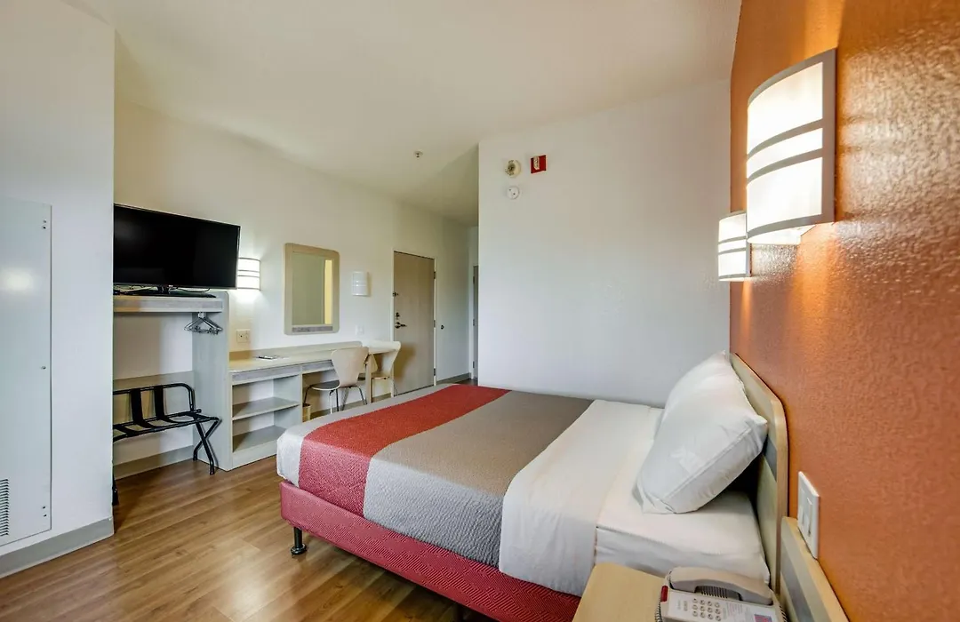 Motel 6-Brampton, On - Toronto-1