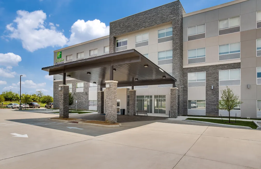 Holiday Inn Express & Suites - Denton South By Ihg-1