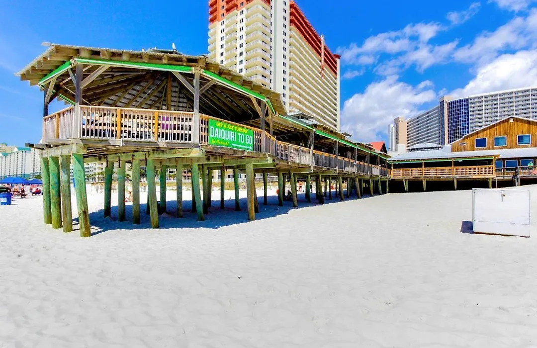Emerald Beach, Unit 1536-1
