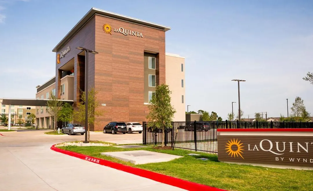 La Quinta Inn & Suites By Wyndham Austin Parmer Tech Ridge-1
