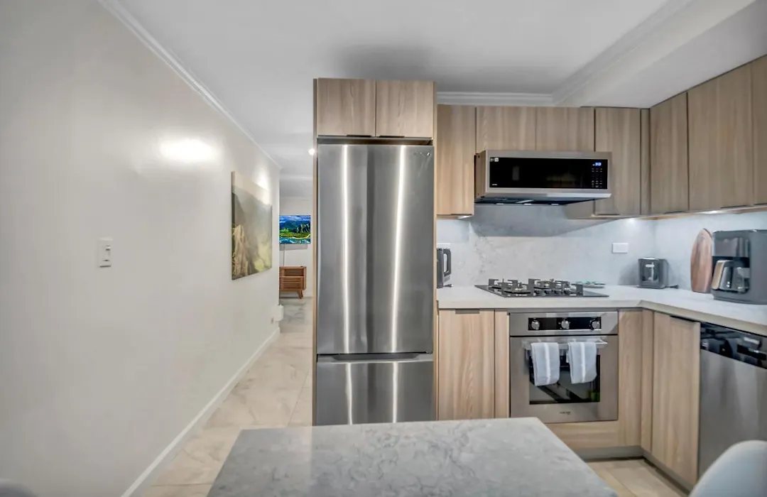 Spacious Design Studio 3 Mins From The Beach-1