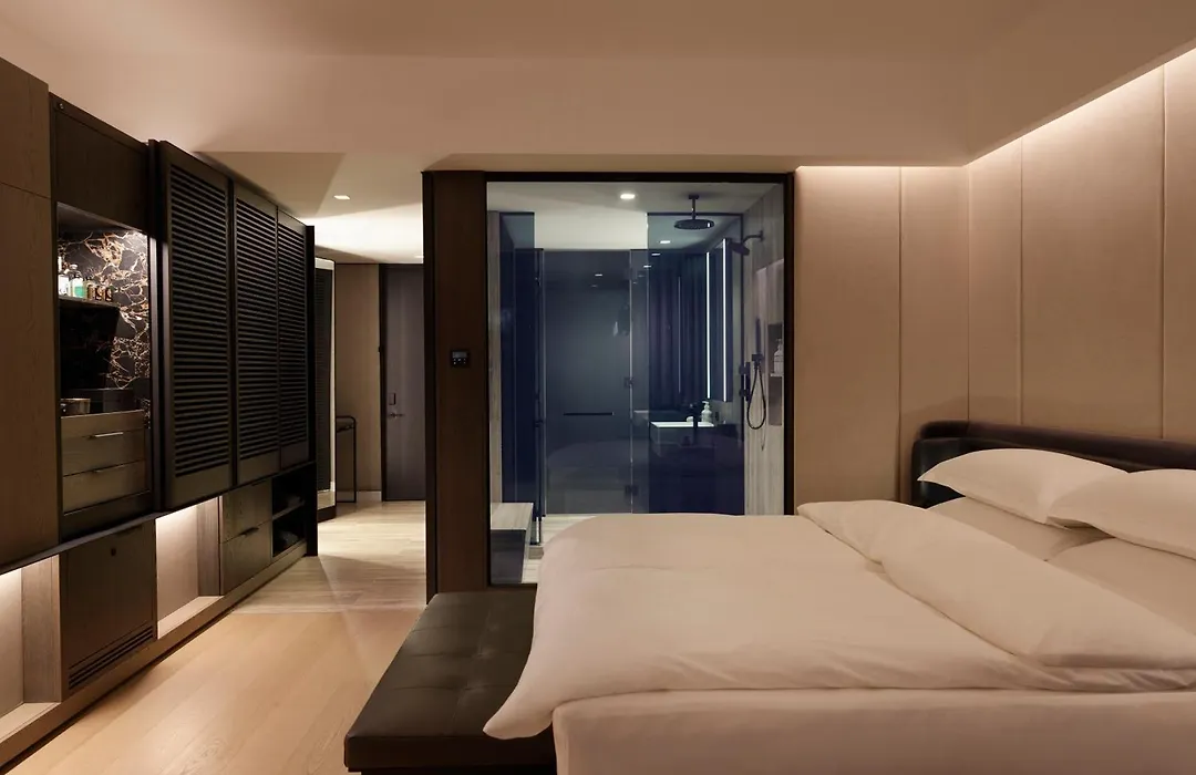 Equinox Hotel New York-1