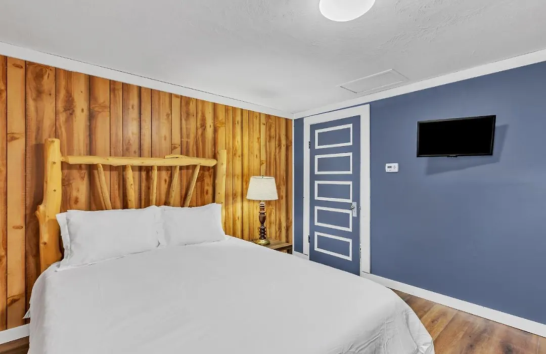 Eagles Nest Motel Unit 6-1