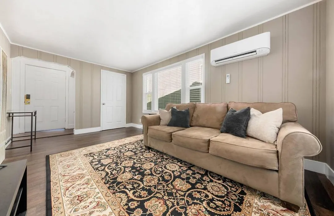 Cozy 1Bdr/1Br Home Near Downtown-1
