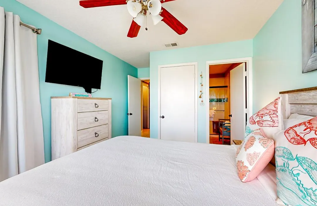 Poolside Villas 303-1
