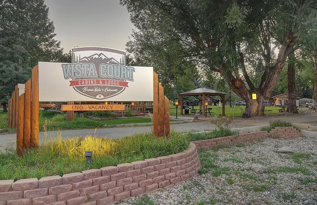 Vista Court Cabins & Lodge-1