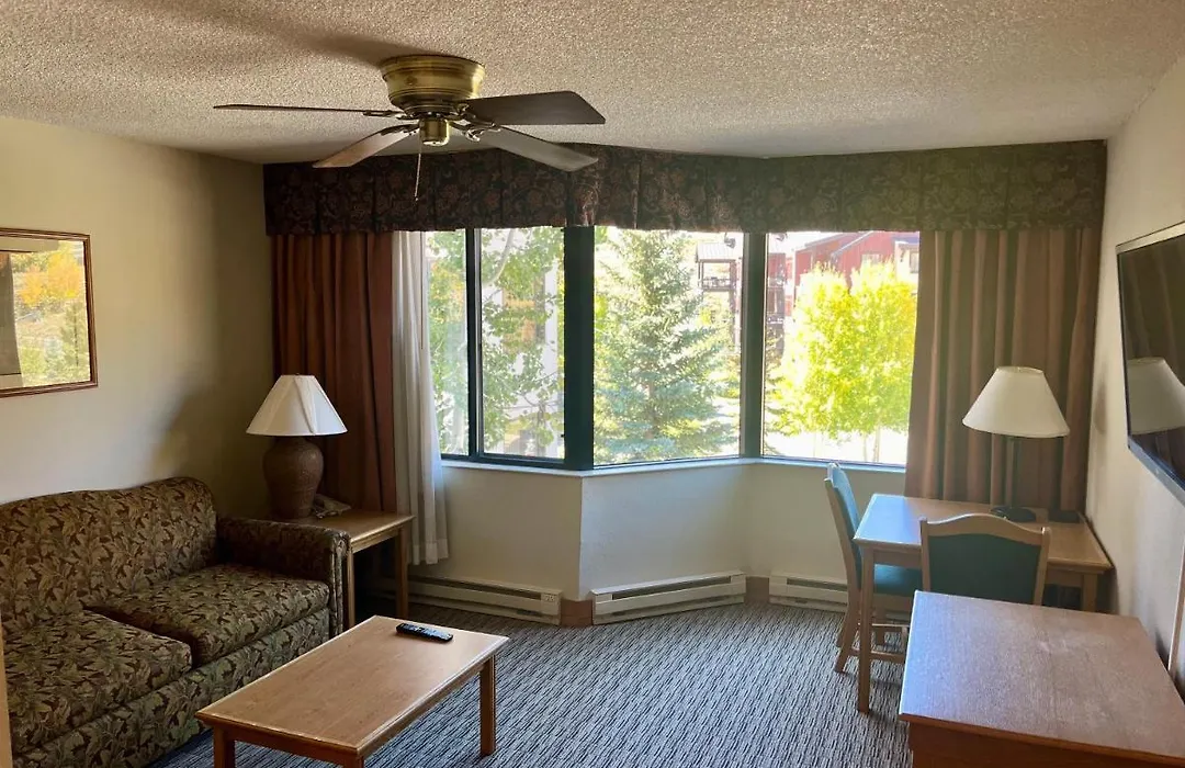 Mt Cb Base Area With King Bed, Outdoor Hot Tub & Pool-1