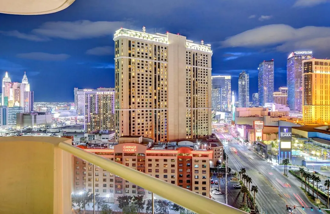Lucky Gem Penthouse & Luxury Suites At Mgm Signature Resort, Balcony Strip View 1607-1