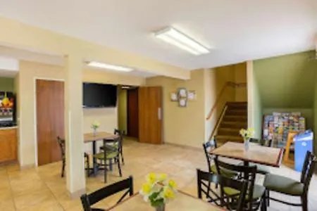 Edn Hotel Kearney-1