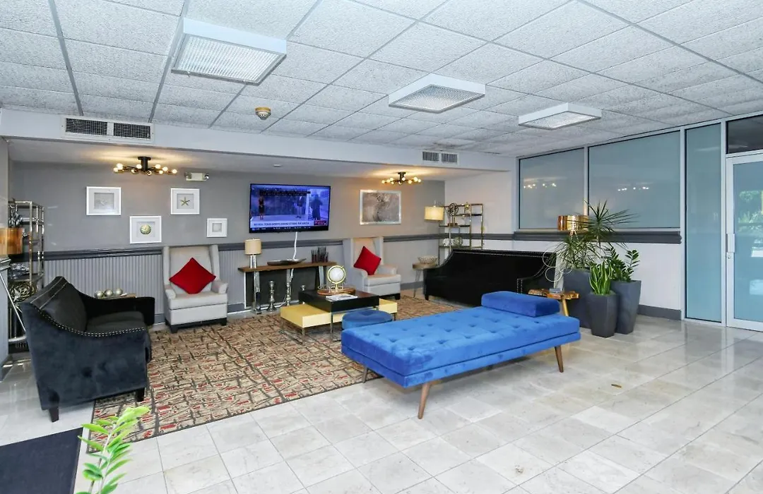 All-New, Private, Huge Tv, Heated Pool, Tiki Bar-1