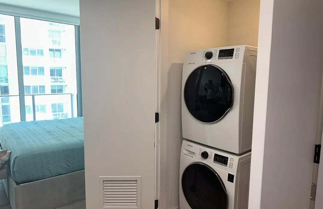 Downtown Brickell- Studio With King Bed And Queen Sofa-Bed-1