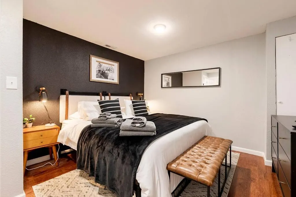 Adorable 2-Bedroom Modern Basement-1