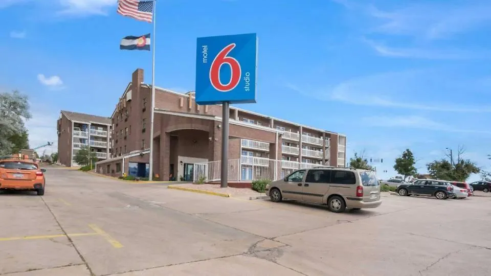 Motel 6-1