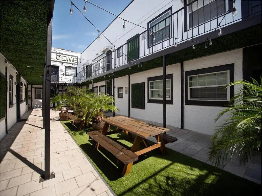 Modern Westshore 1-1