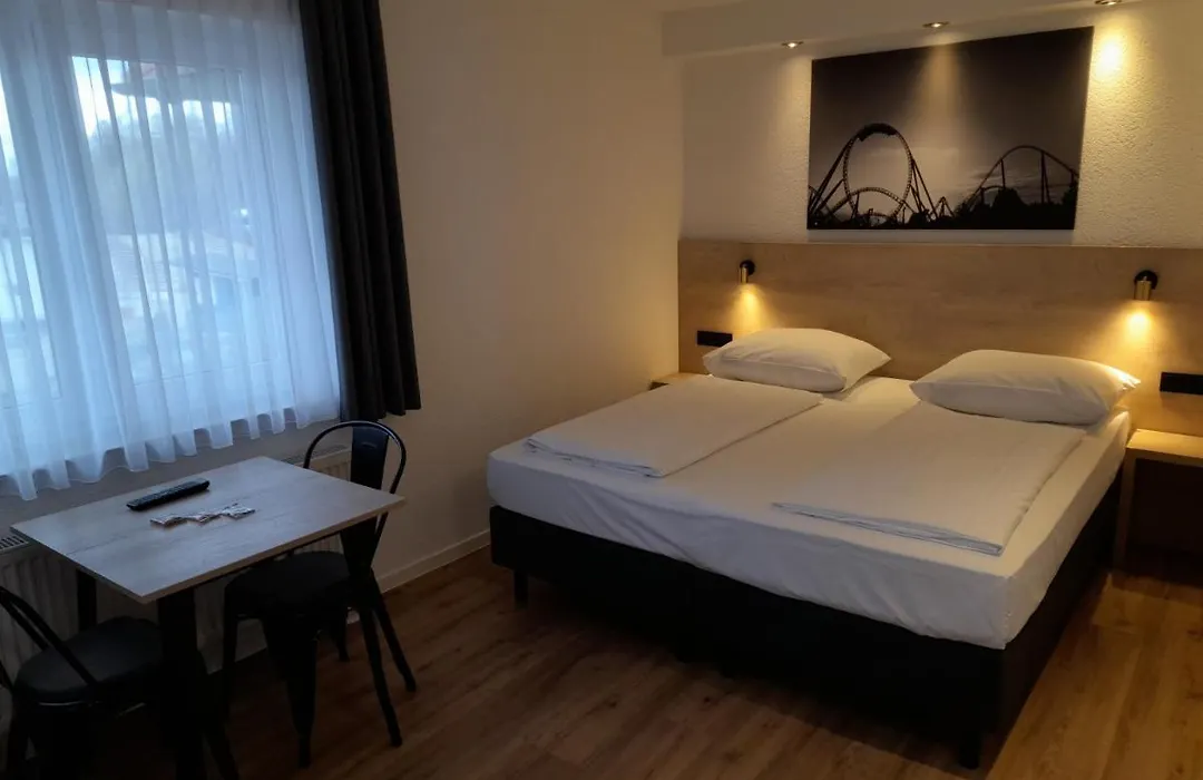 Hotel Am Park-1