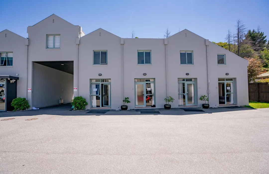 Queenstown Gateway Apartments-1