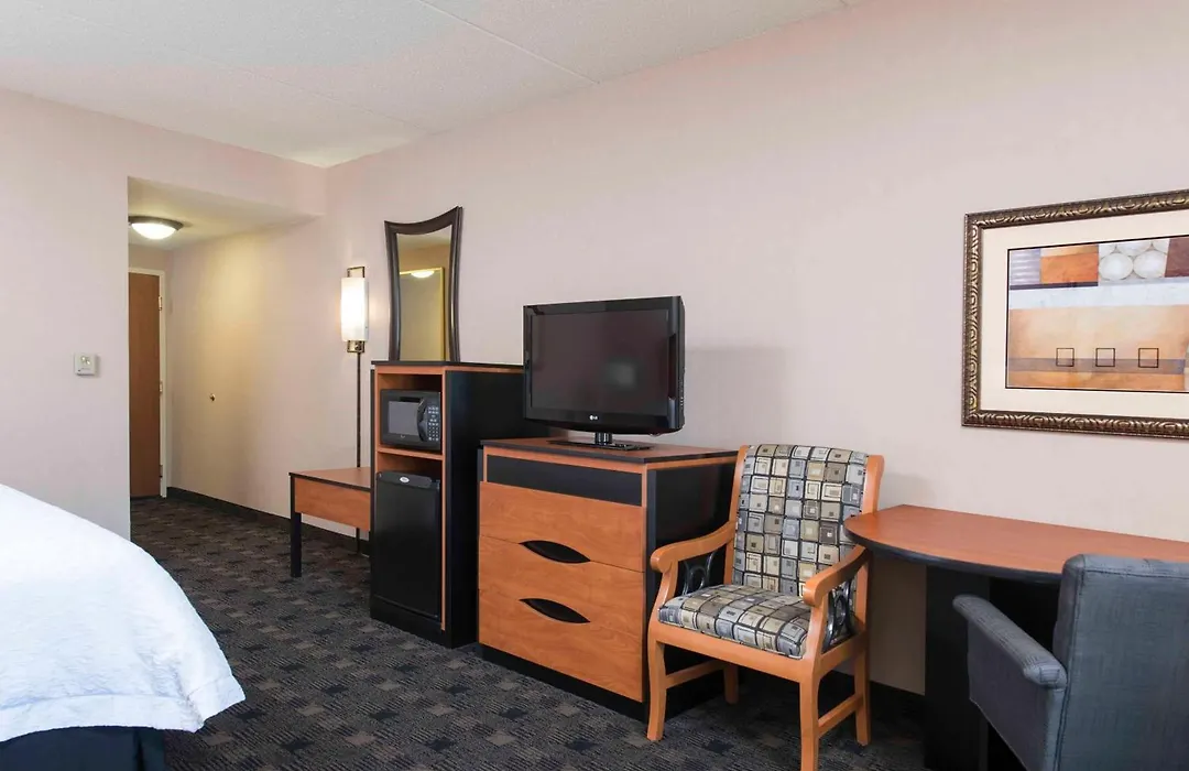 Hampton Inn And Suites Indianapolis-Fishers-1