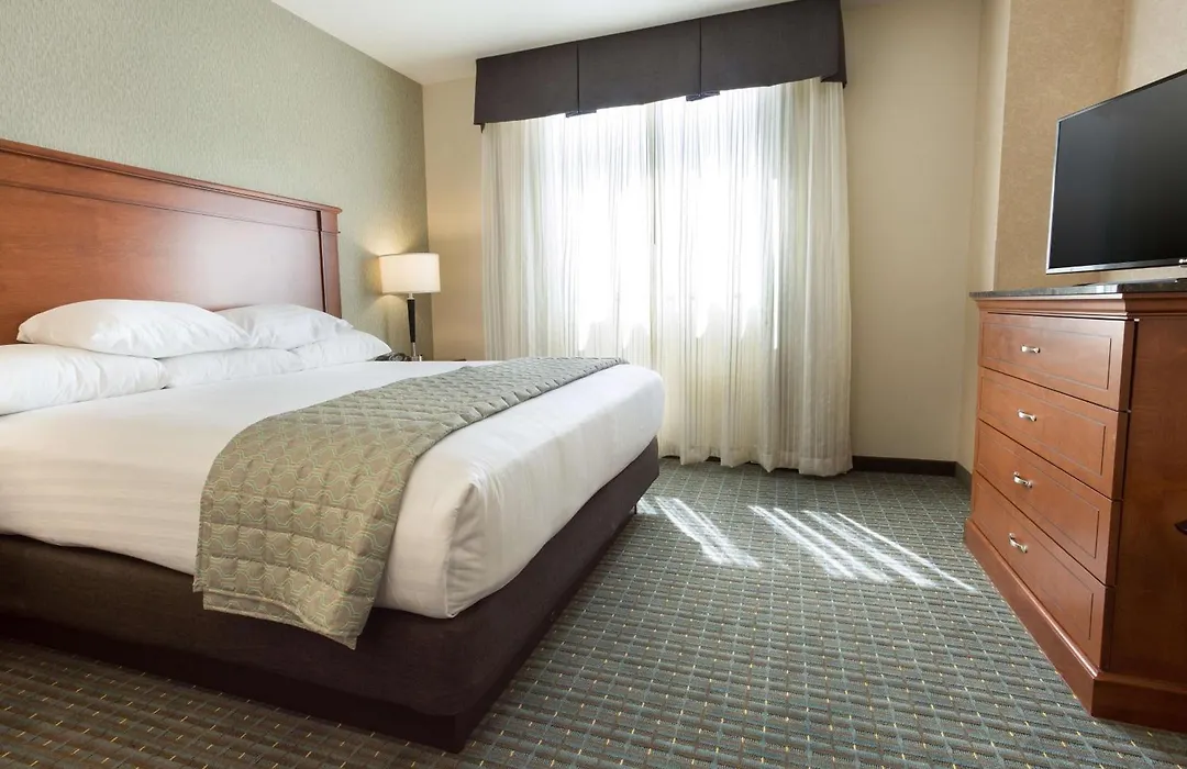 Drury Inn & Suites Burlington-1