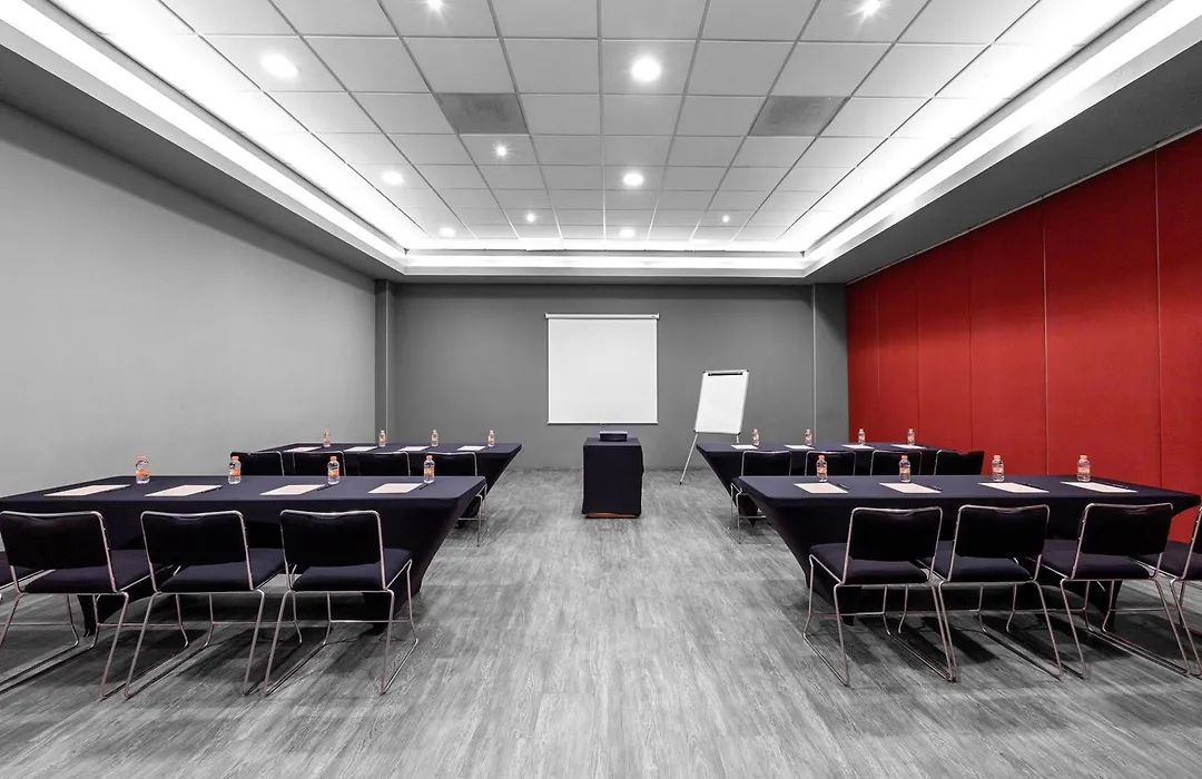 City Express Plus By Marriott Guadalajara Expo-1