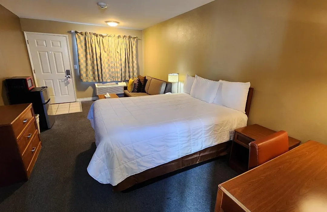 Welcome Everett Inn-1
