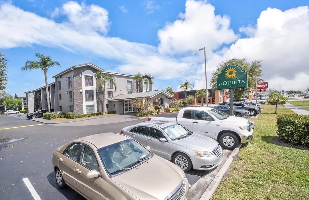 La Quinta Inn By Wyndham Miami Airport North-1