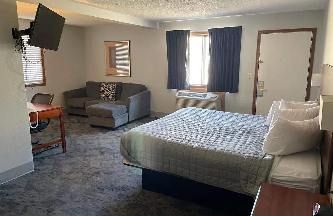Lincoln Hotel-1