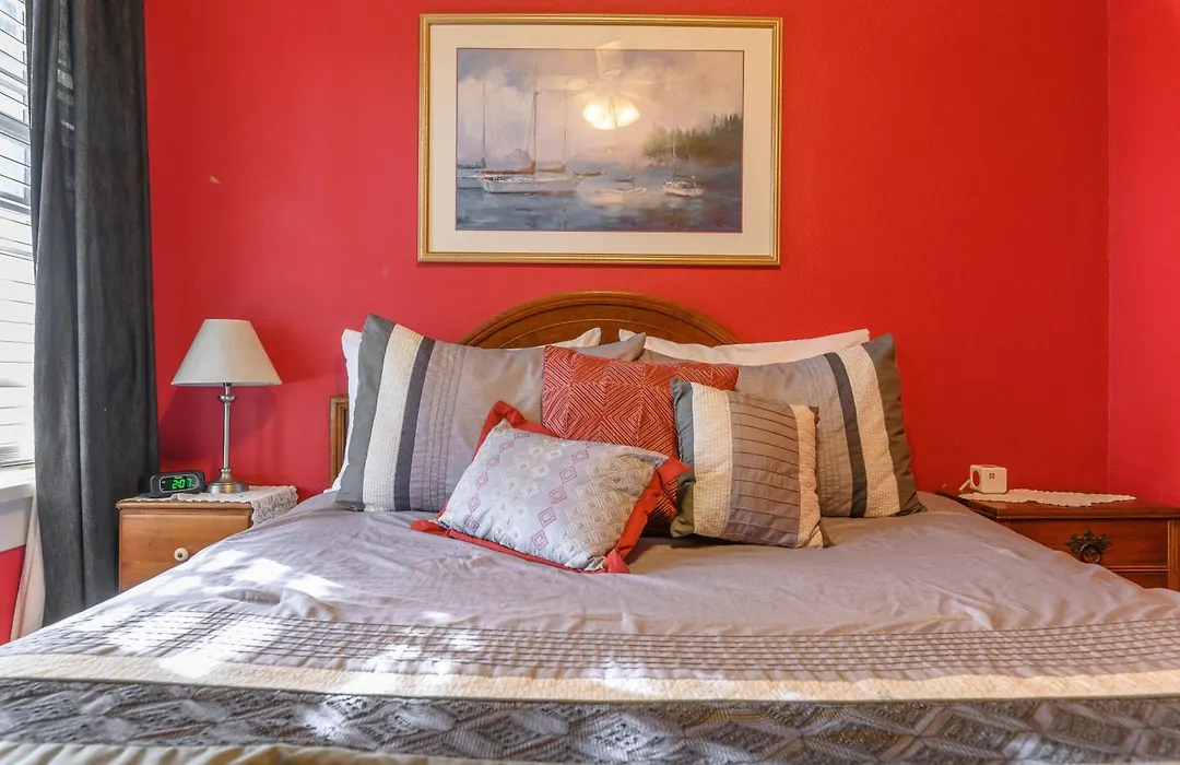 Beachrunners Inn-1