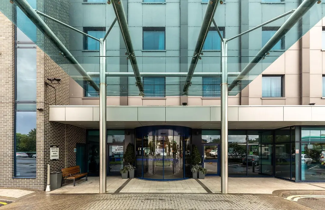 Holiday Inn Express London Heathrow T5 By Ihg-1