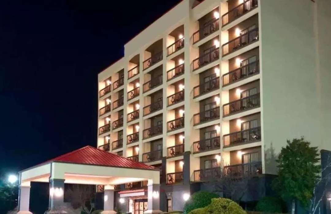 Vista Suites Near Island And Leconte Convention Center-1