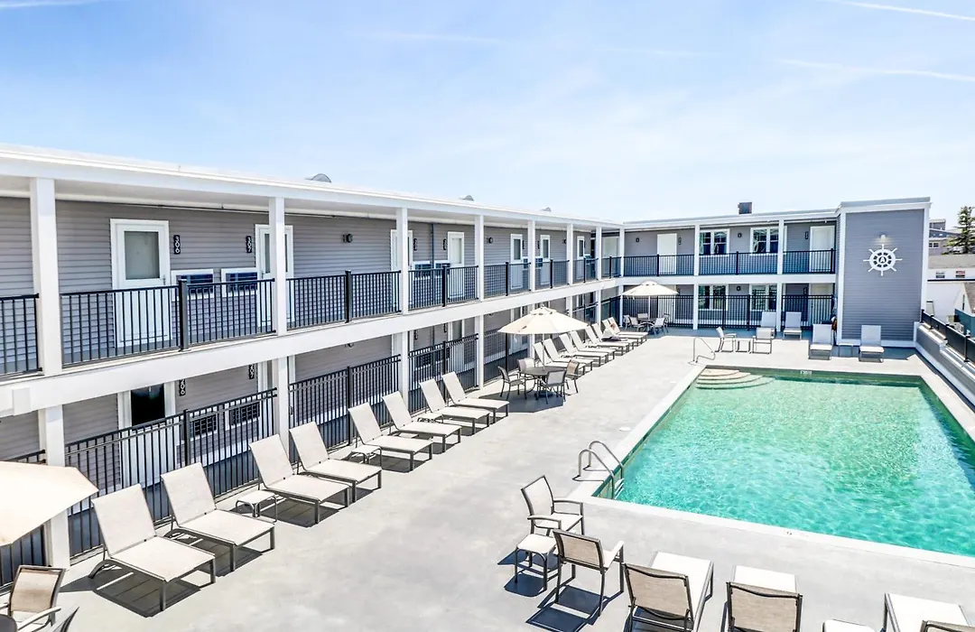 Atlantic Oceanfront Hotel, Wells Beach-1