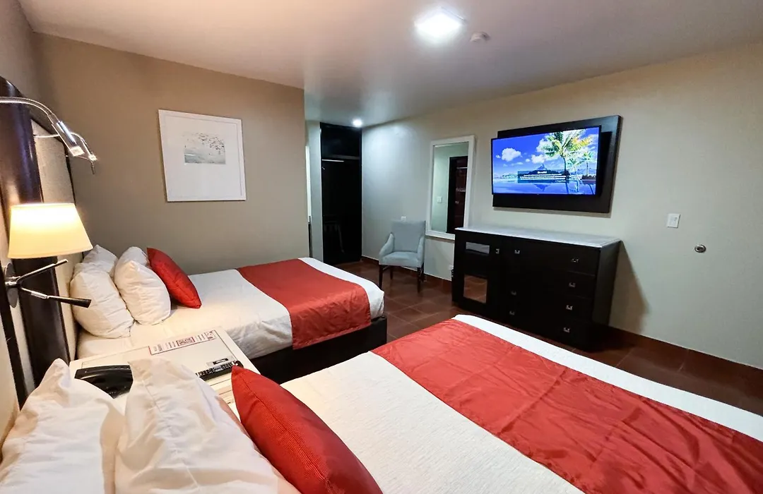 Del Mar Inn Playas-1