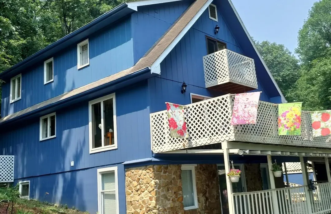 Lil Black Bear Inn-1