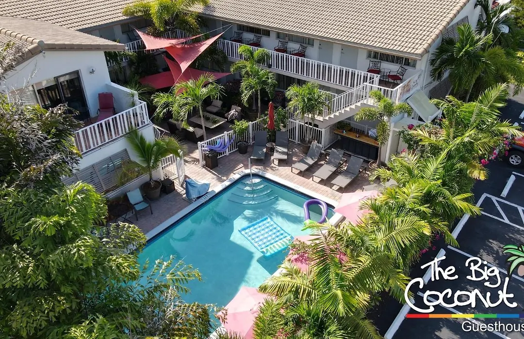 The Big Coconut Guesthouse - Gay Men'S Resort-1