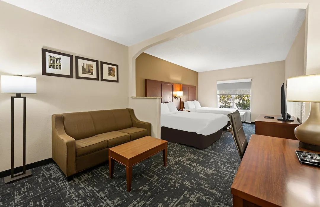 Comfort Suites Kansas City-Liberty-1