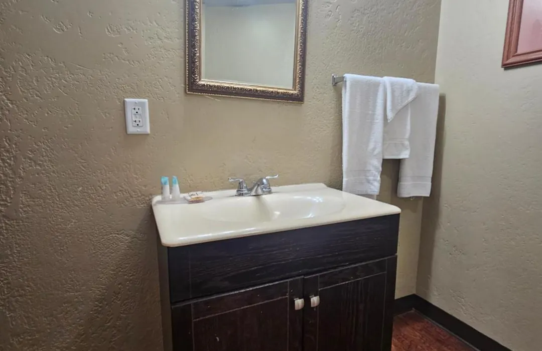Redrock Country Inn-1