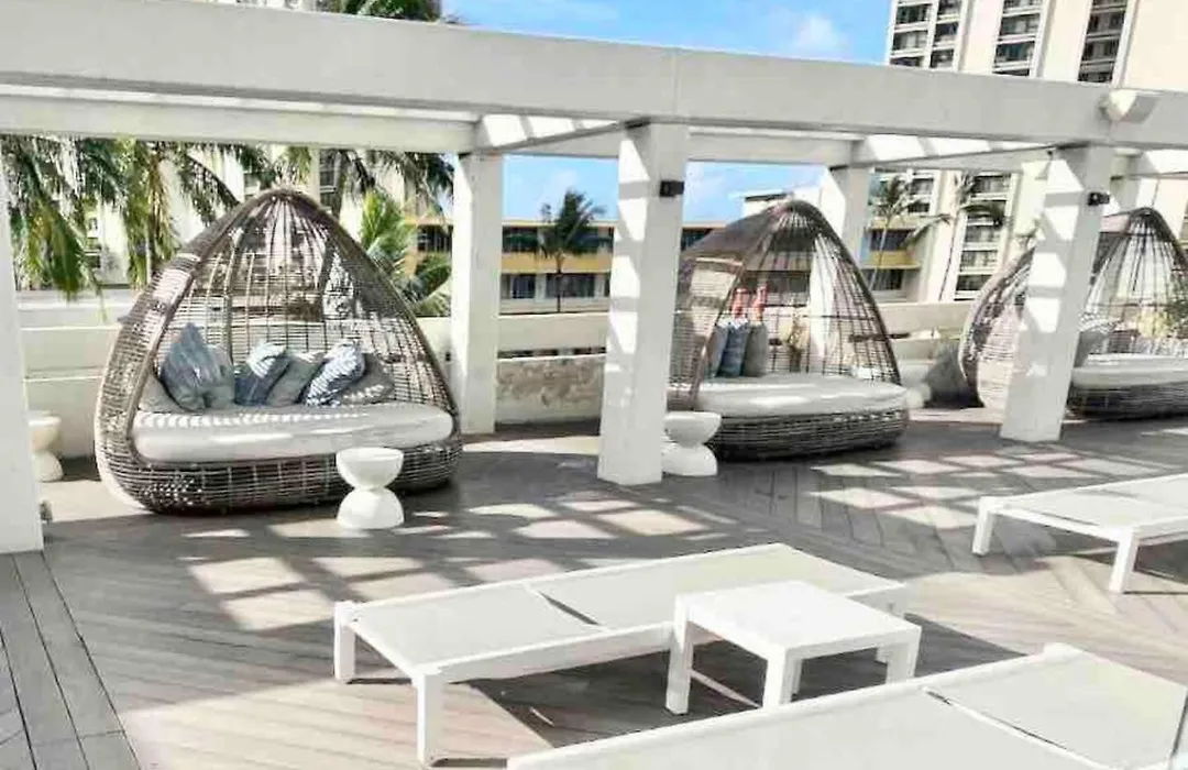 Ocean Views From Balcony Walk To Beach And Mall 3024-1