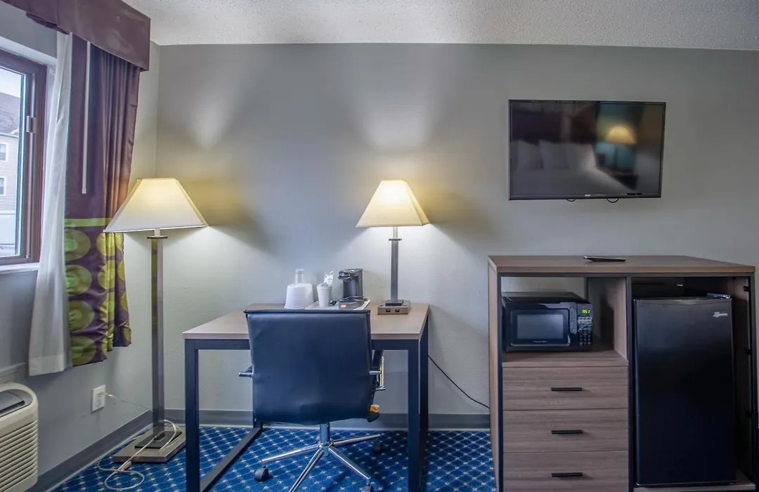 Super 8 By Wyndham Rockford I-90 Casino District-1