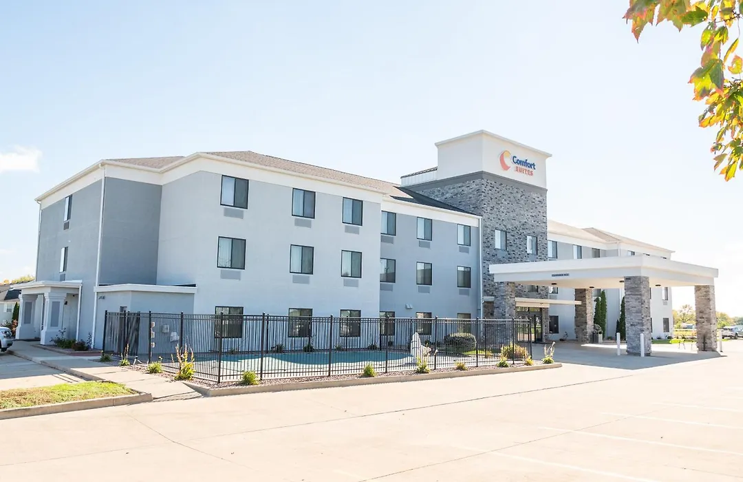 Comfort Suites Bloomington I-55 And I-74-1