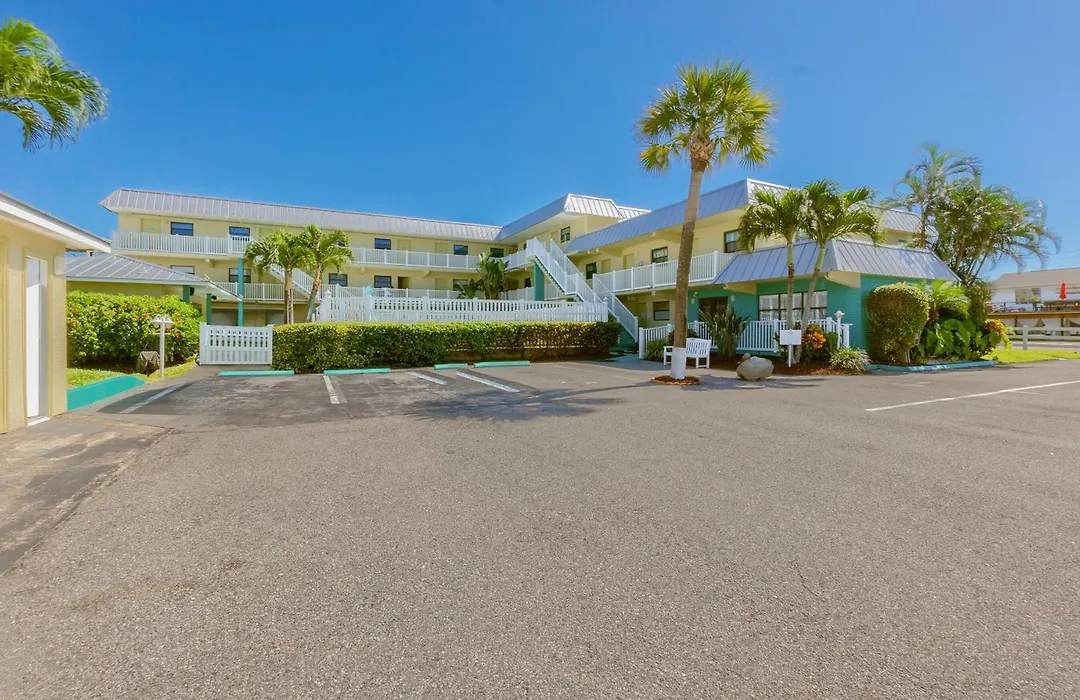 Tuckaway Shores Resort-1